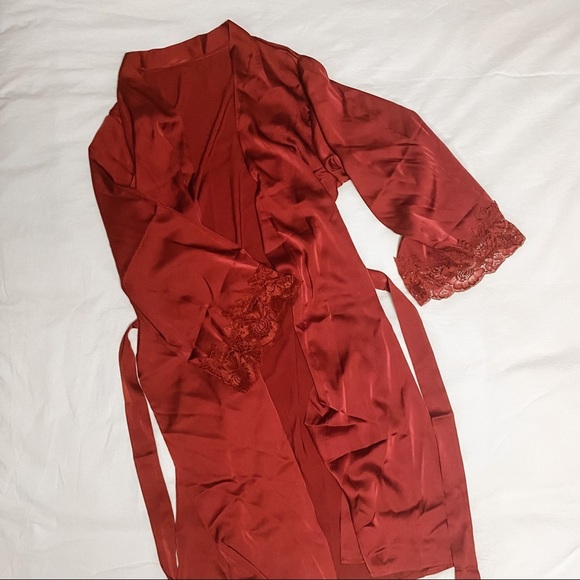 SHEIN Contrast Lace Satin Slip With Belted Robe - Picture 6 of 7